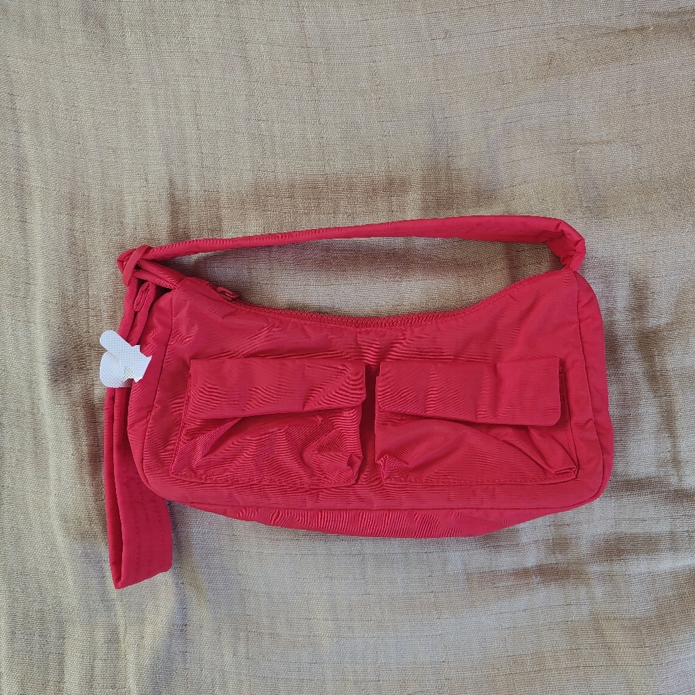 BAGGU Cargo Shoulder Bag Candy Apple Red